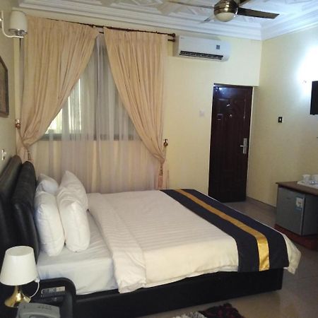 Jobyco Hotel Santeo Bagian luar foto