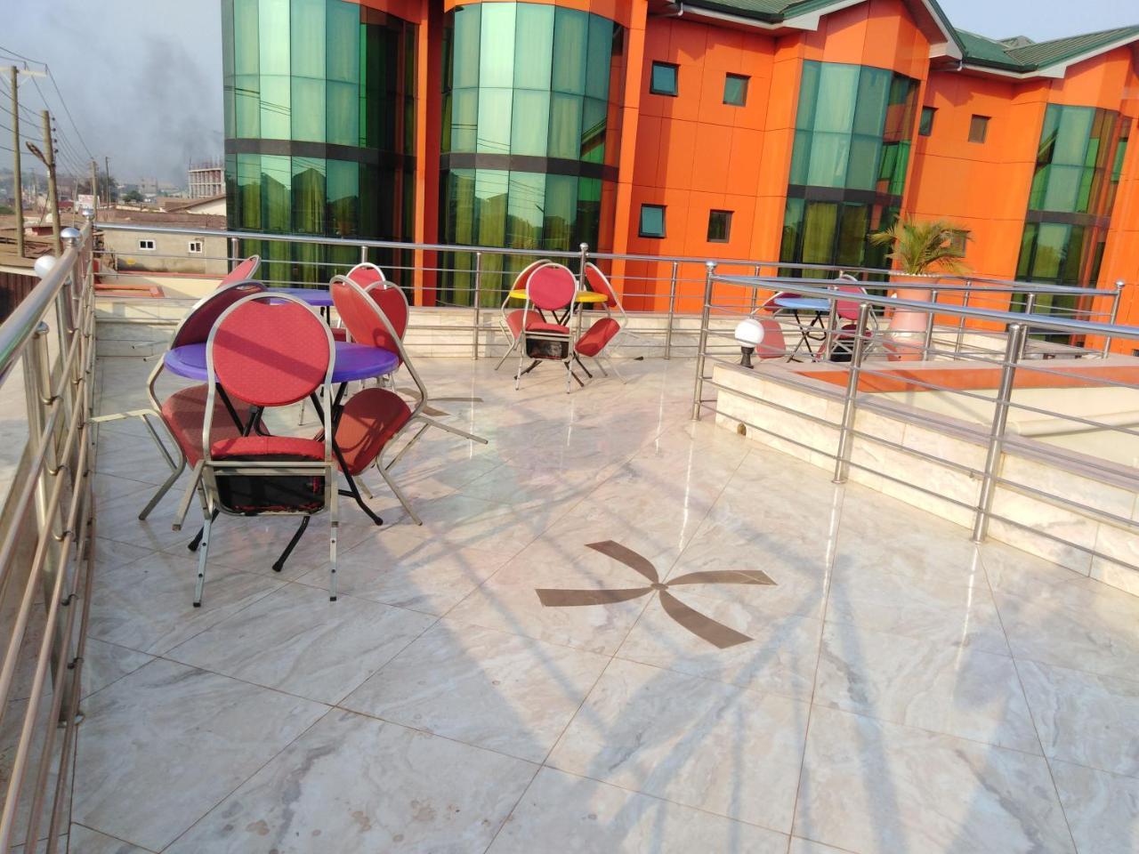 Jobyco Hotel Santeo Bagian luar foto