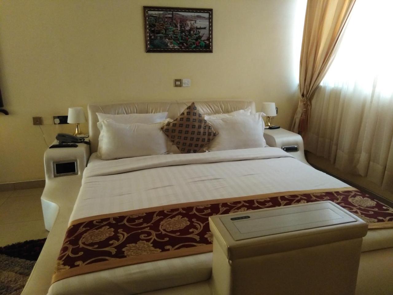 Jobyco Hotel Santeo Bagian luar foto